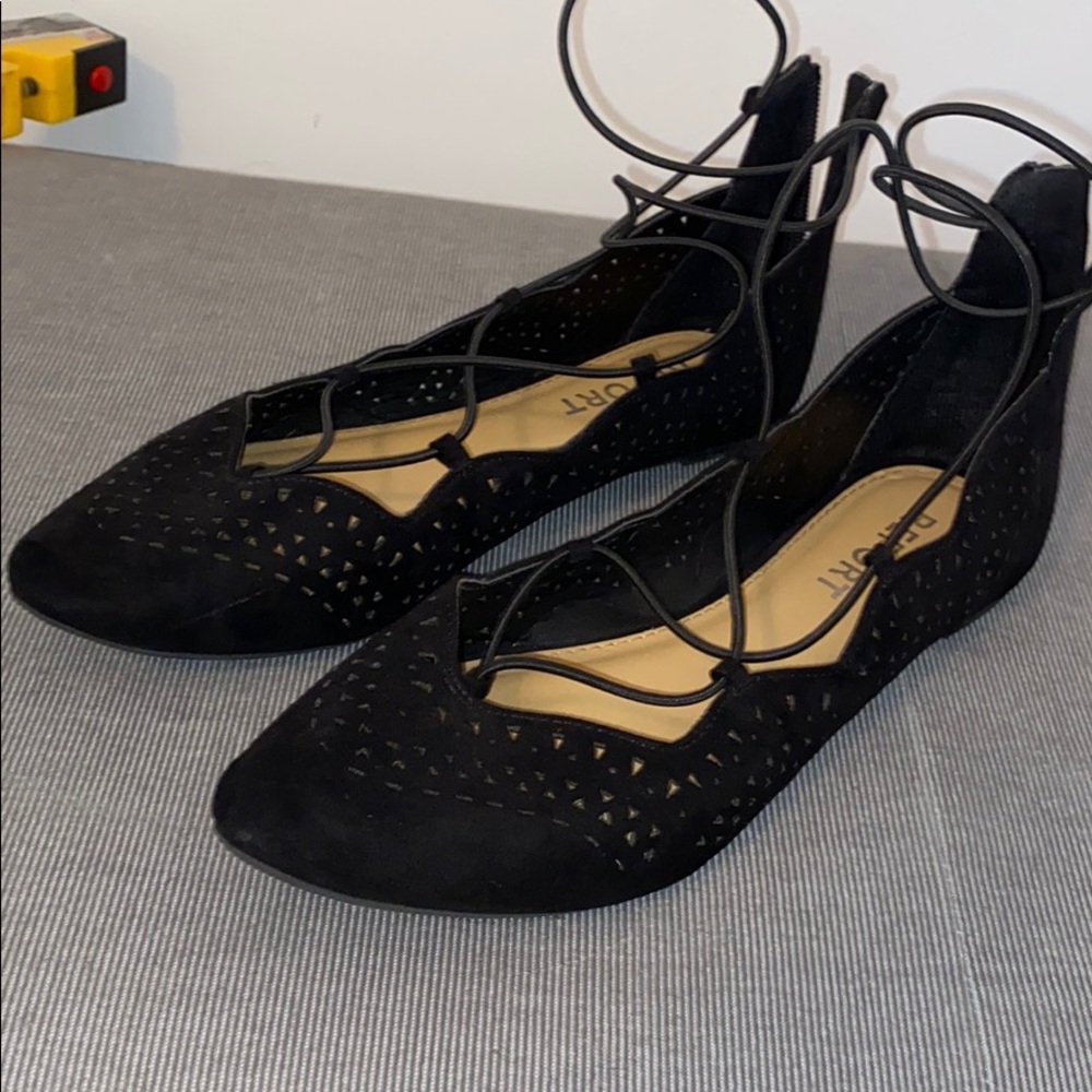 Report Strappy Flats